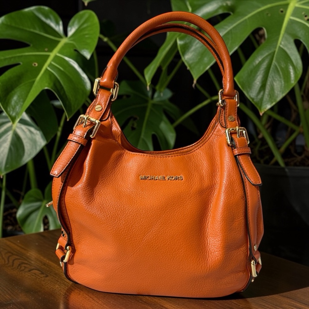 Michael Kors Burnt Orange Pebbled Leather Shoulder Hobo 🤩🧡